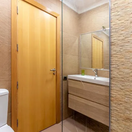 Апартаменты Flatguest Guest On Board + 3bdr + Urban + Wifi *
