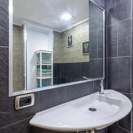 Flatguest Guest On Board + 3bdr + Urban + Wifi Апартаменты